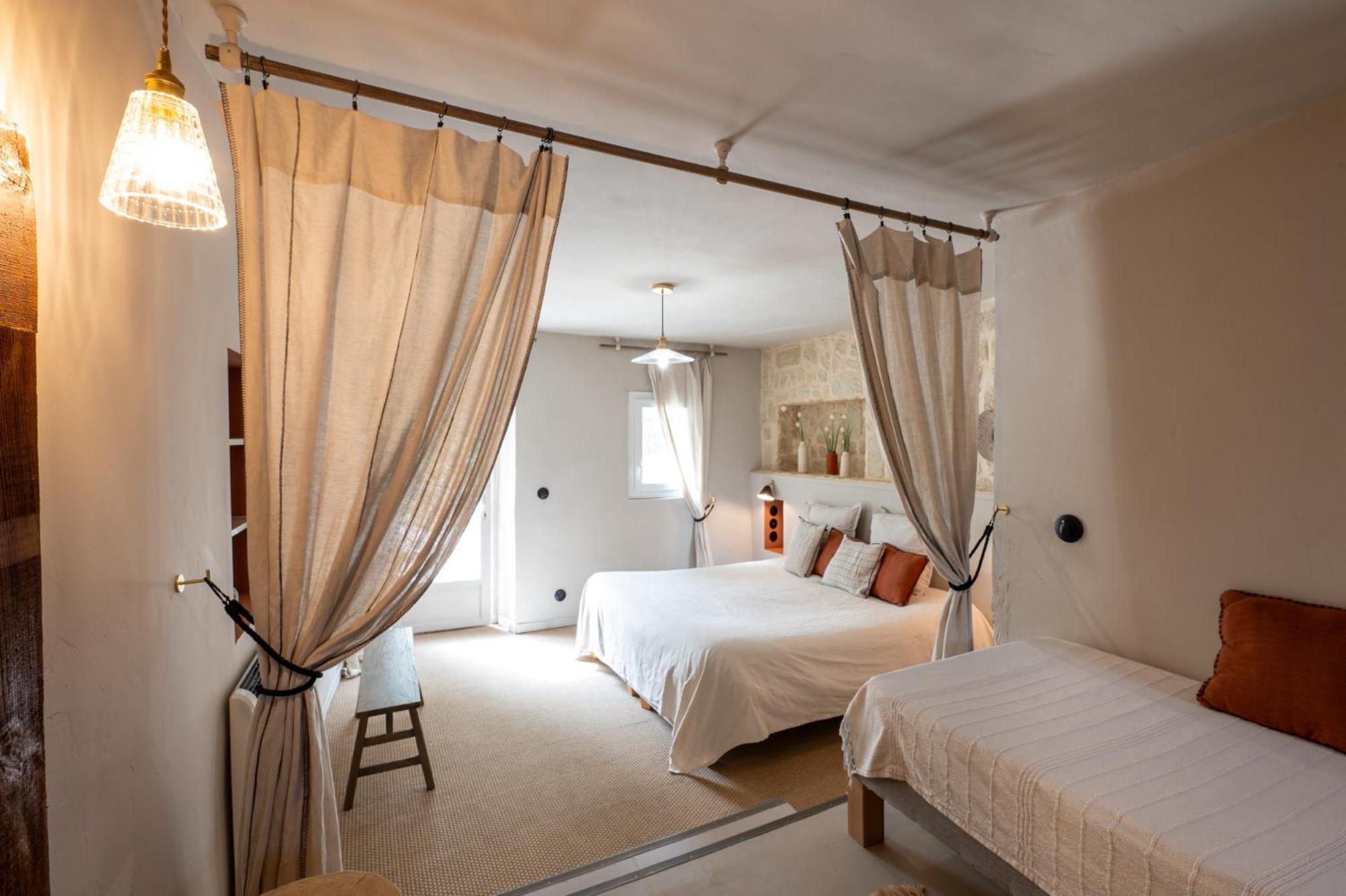 Mas Du Cimai Hotel Evenos Eksteriør billede